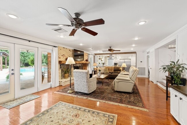 Building Photo - 1026 1/2 S Morgan Avenue