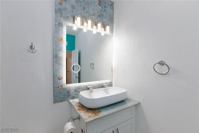 Building Photo - 3008 Lawndale St