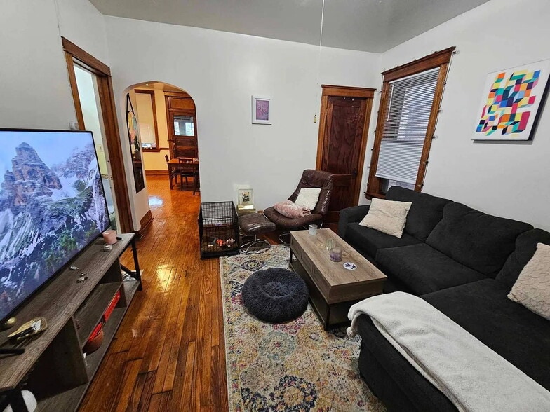 Primary Photo - 2014 N Kedzie Ave