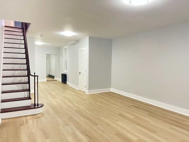 Building Photo - Renovated 3BR/1.5Bth House! Section 8 ONLY!!