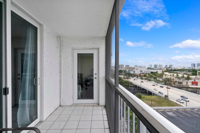 Building Photo - 1160 N Federal Hwy