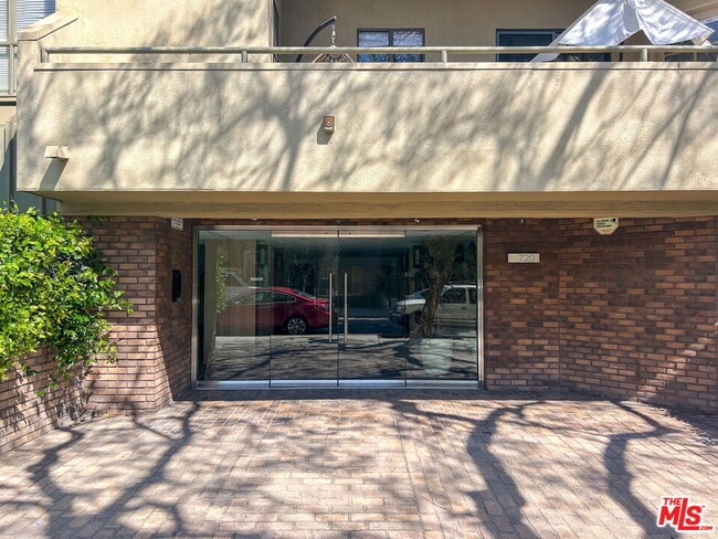 Building Photo - 720 Huntley Dr