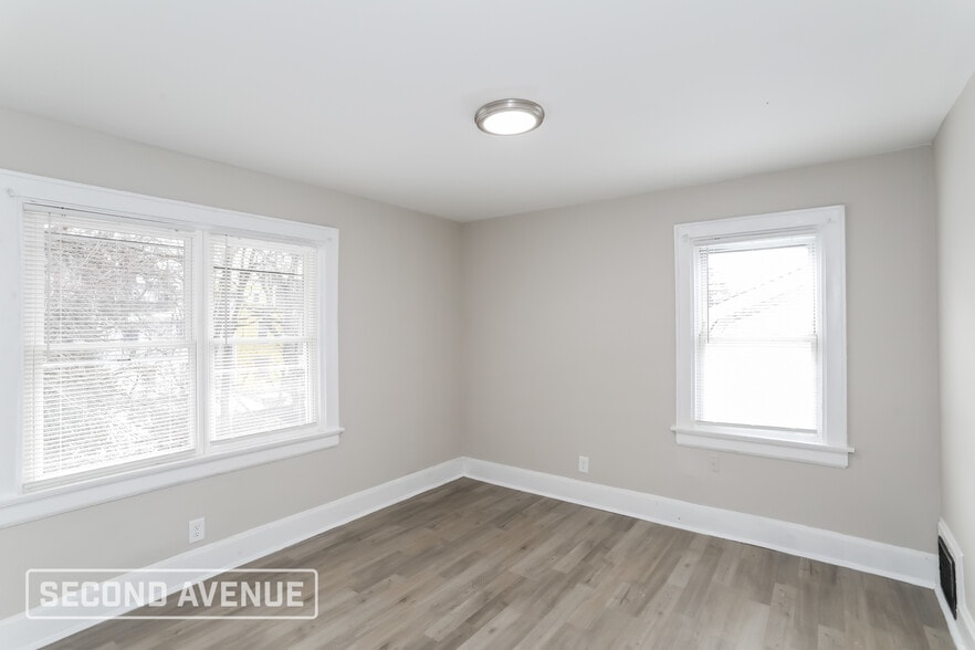 Building Photo - 922 Wells St