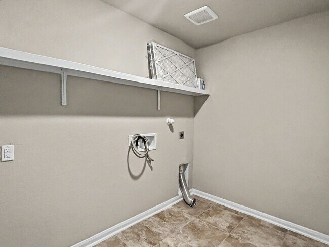 Building Photo - Spacious 4-Bedroom w/ Loft - Far West San Antonio