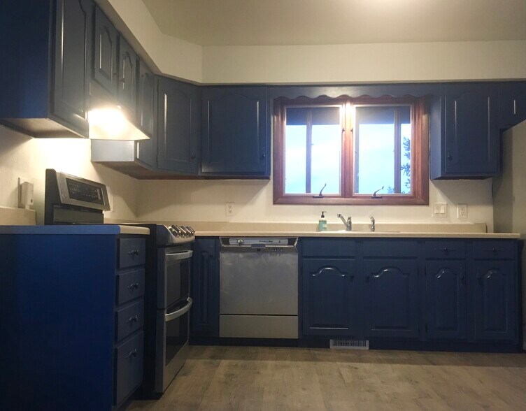 Building Photo - 738 S Watermelon Dr