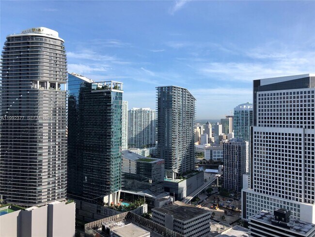 Building Photo - 951 Brickell Ave