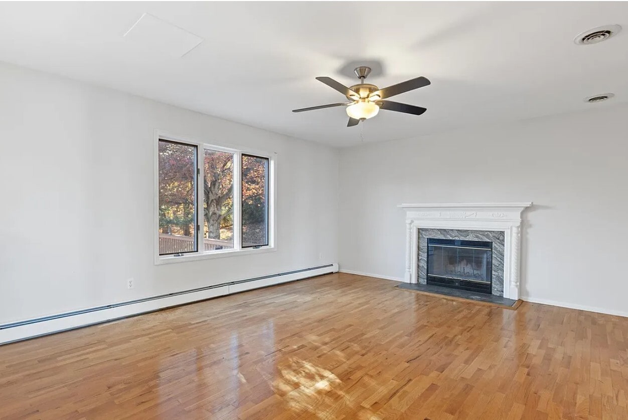 Building Photo - 13 Mesa Pl