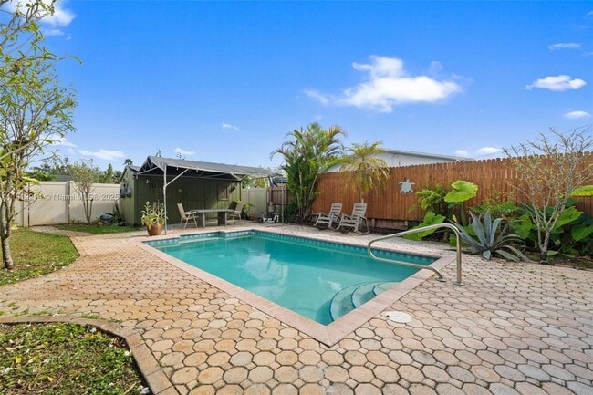 Building Photo - 1912 SW 97th Terrace