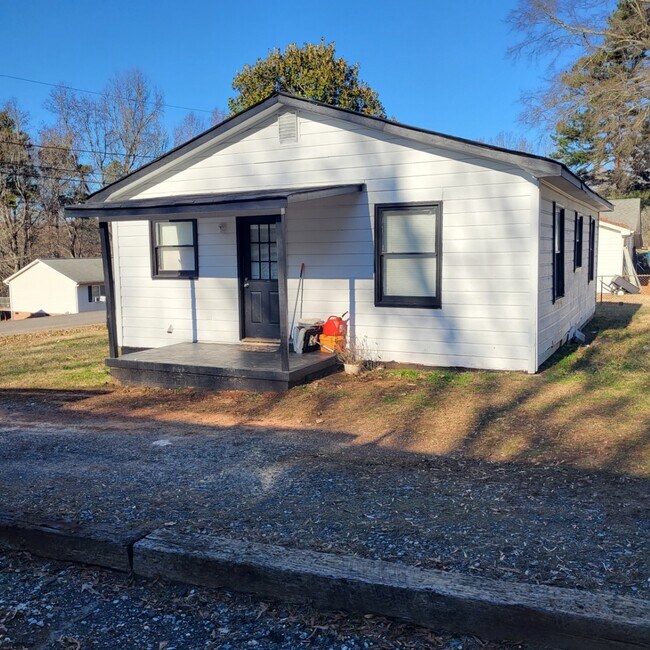 Building Photo - 113 Terrace Dr