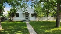 Building Photo - Beautiful University Area Home