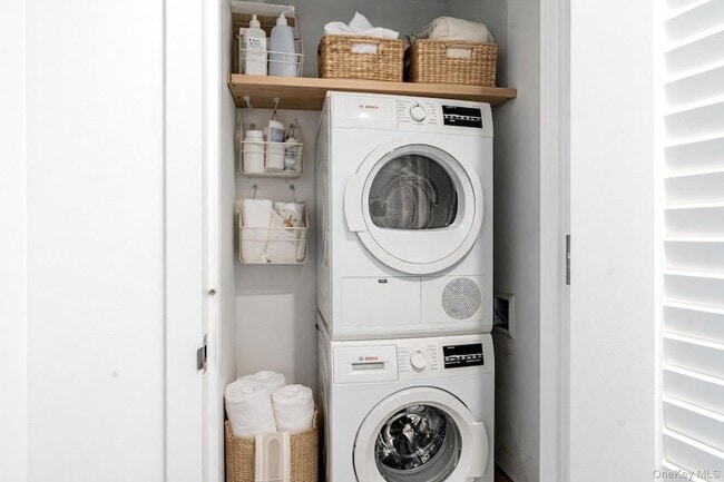 Building Photo - 131-03 40th Rd