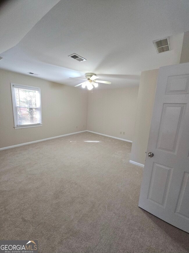 Building Photo - 102 Sauterne Way