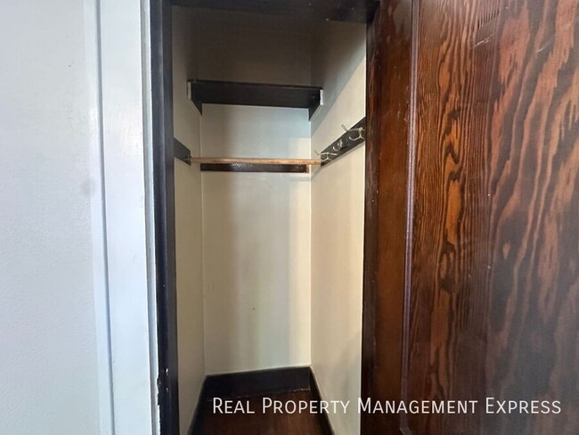 Building Photo - 1 Bed 1 Bath Main-Level Living in Sioux Falls