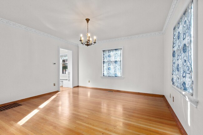 Building Photo - 4Bd/3Ba Seattle House