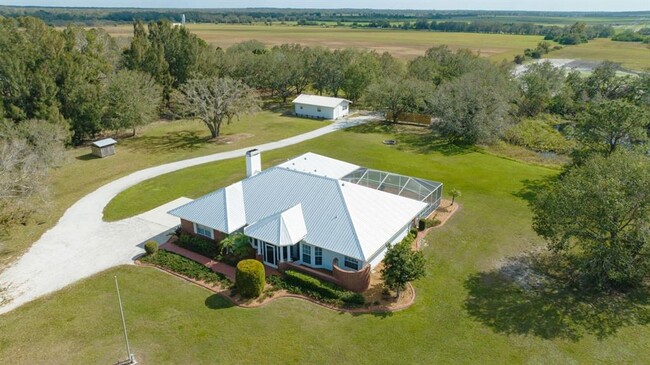 Building Photo - 1950 Bern Creek Loop