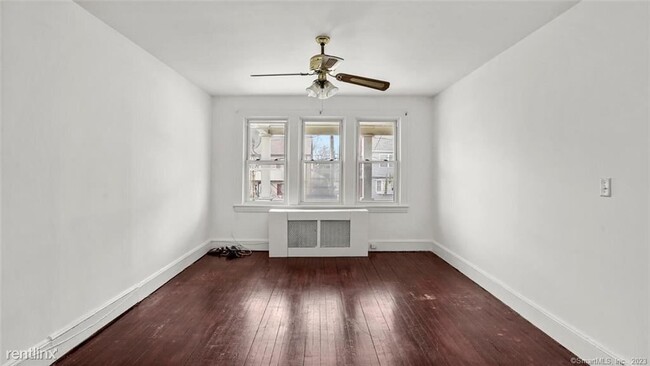 Building Photo - 4 br, 2 bath Condo - 18 Beal St Apt 2