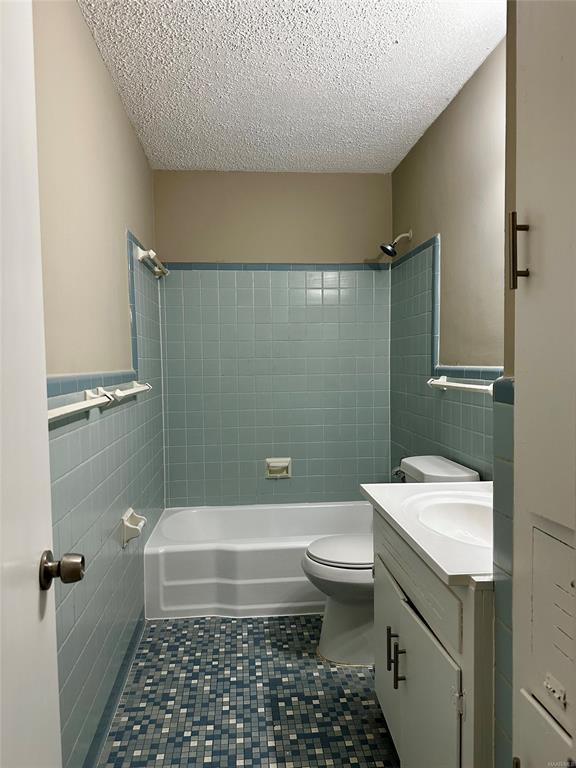 Building Photo - 1009 Rosedale Dr