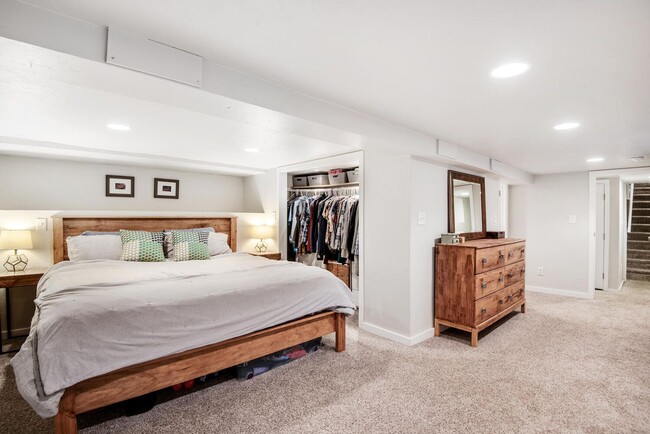 Building Photo - Beautifully Renovated Home in the Berkley ...