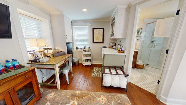 Building Photo - Sylvan Park Fully Furnished Home and Guest House-Shorter Term Leases Available!