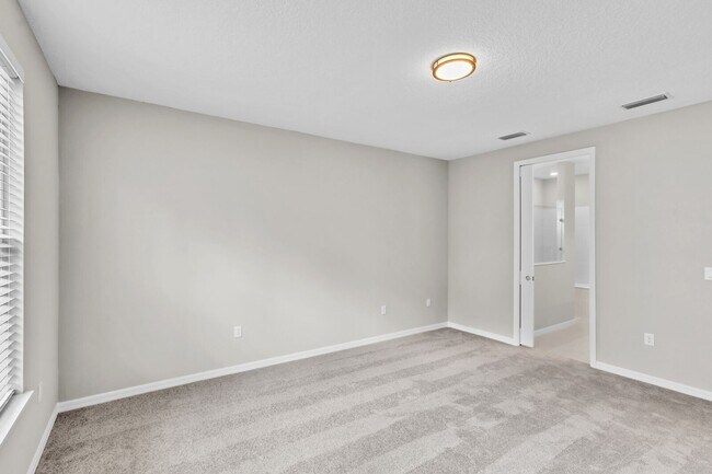Building Photo - New construction 4/3 on cul-de-sac in cove...