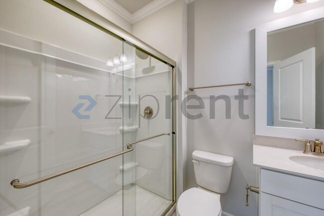 Building Photo - 1467 Hasse Ave