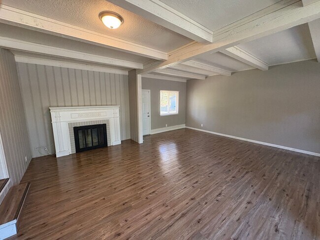 Building Photo - Beautiful 3 bed, 2 bath in St. Ann.