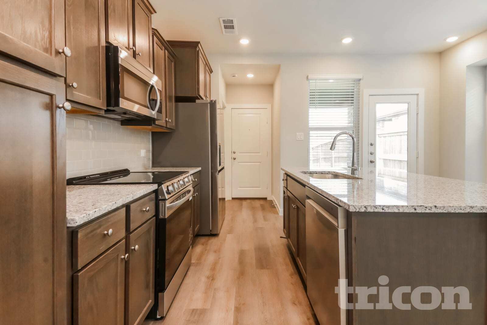 Building Photo - 2533 Dulaney Dr