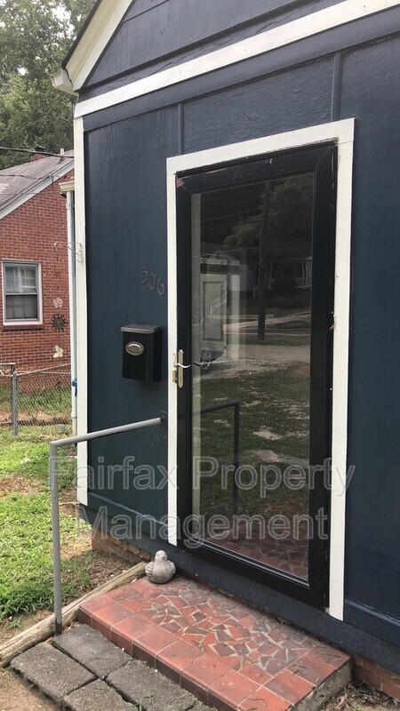 Building Photo - 506 E Club Blvd