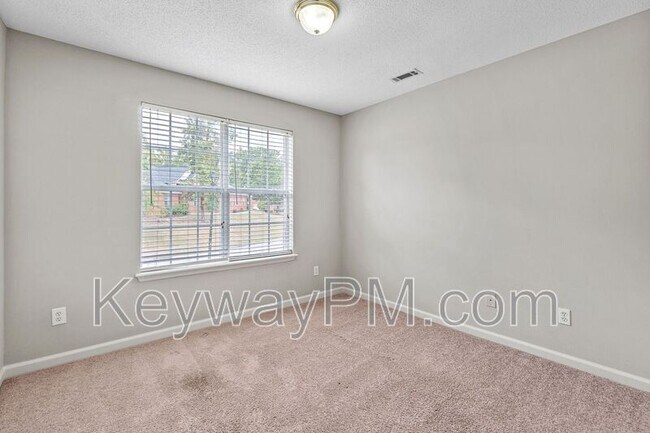 Building Photo - 5780 Carriage Hills Dr