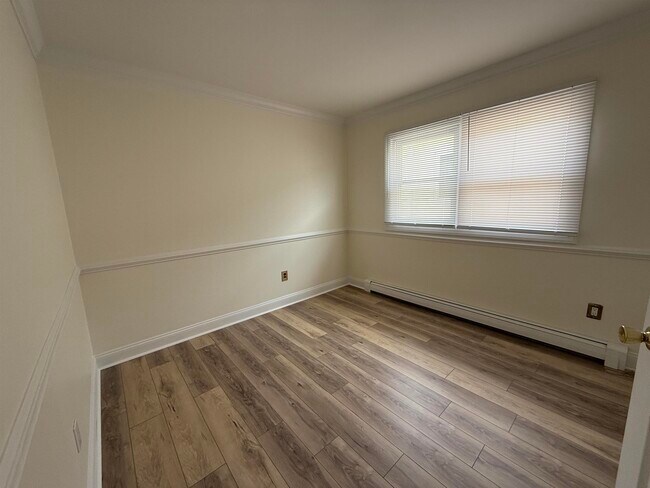 Building Photo - 511 Avenue C
