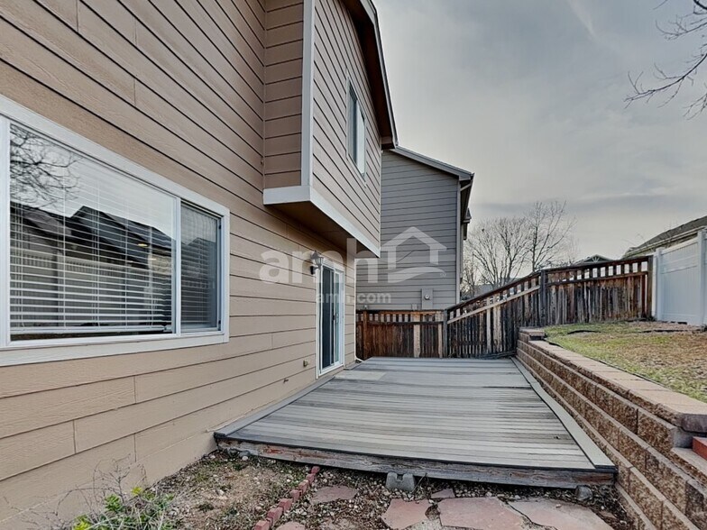 Building Photo - 5075 Pelican St