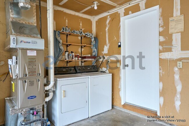 Building Photo - Unit