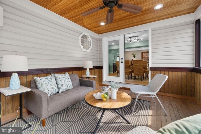 Building Photo - 10429 Headly Ct