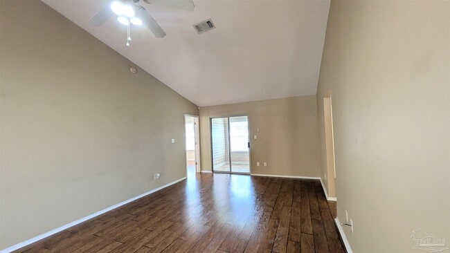 Building Photo - 213 Mirabelle Cir