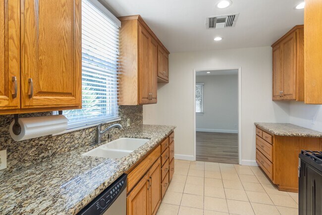 Building Photo - 22436 Avenue San Luis