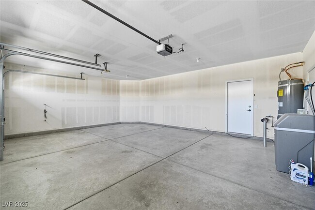 Building Photo - 5771 Alfano Ave