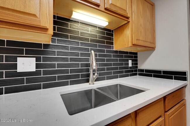 Building Photo - 6403 Shelton Circle