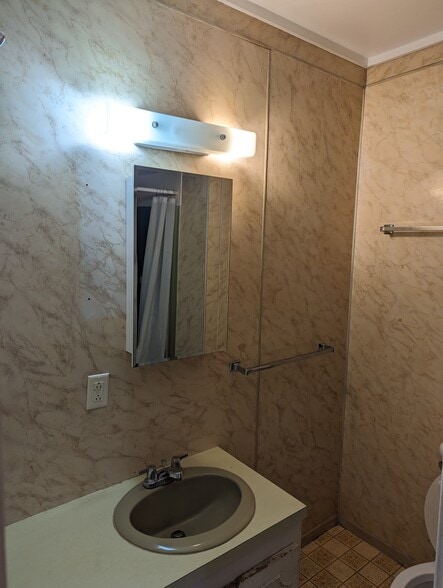Bathroom - 807 W College Ave