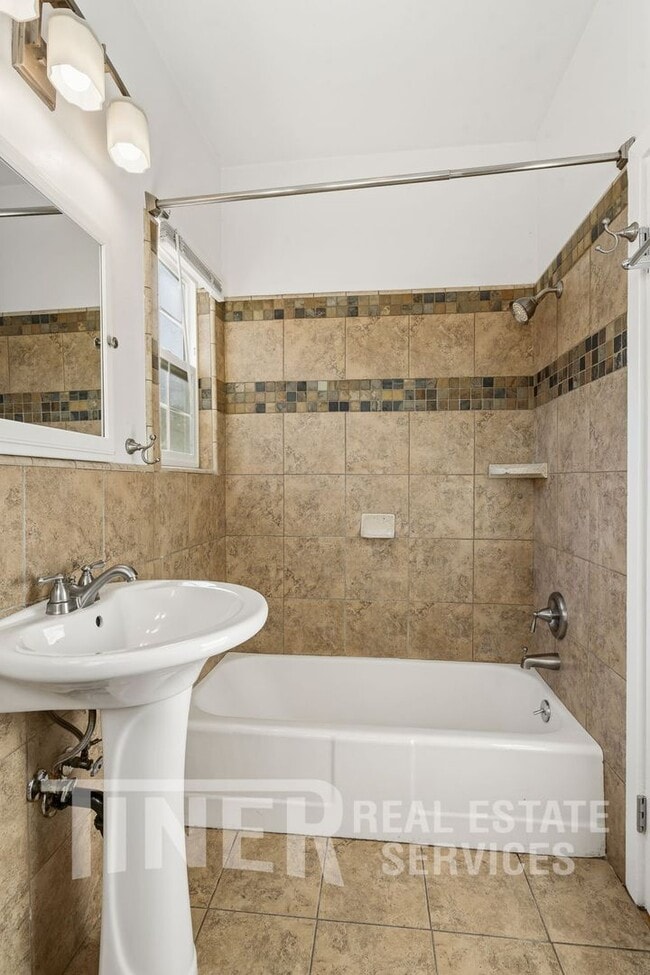 Building Photo - 2916 22nd St