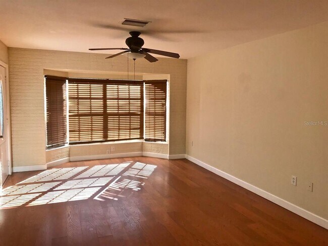 Building Photo - 3873 Prudence Dr