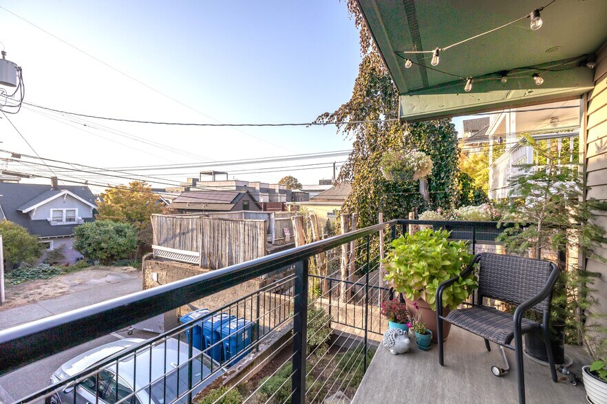 Building Photo - 2345 Boylston Ave E