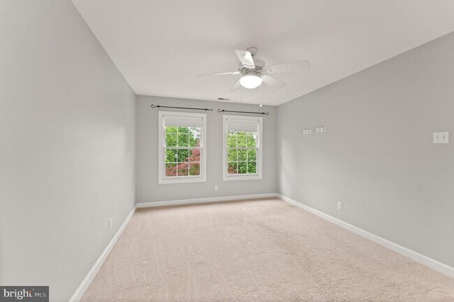Building Photo - 46448 Montgomery Pl