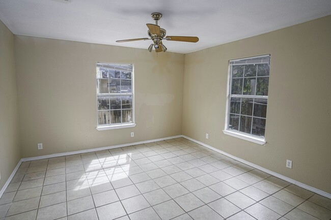 Building Photo - 717 N Colorado St