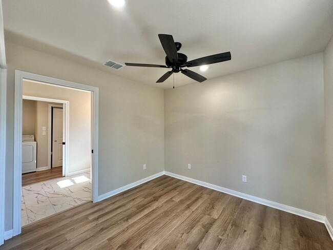 Building Photo - Available Now! Stunning 1 Bedroom 1 Bath N...