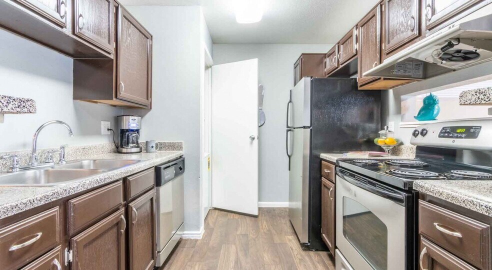 Building Photo - 1249 Enclave Cir