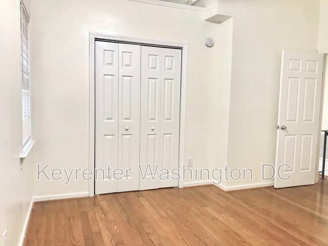 Building Photo - 107 P St NW