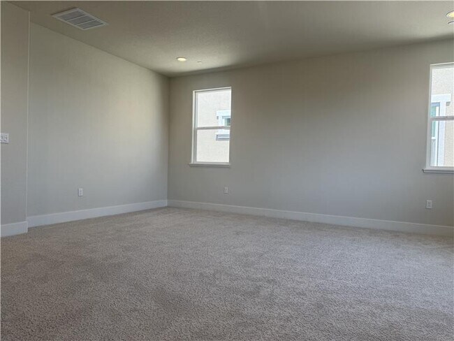 Building Photo - 140 Labrusca Dr