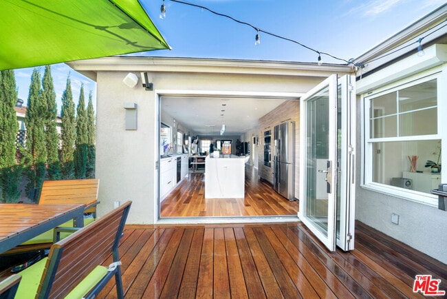 Building Photo - 3769 Greenwood Ave