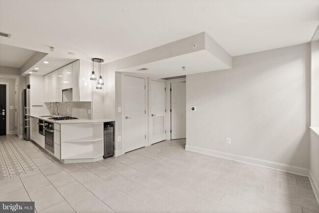 Building Photo - 1311 13th St NW