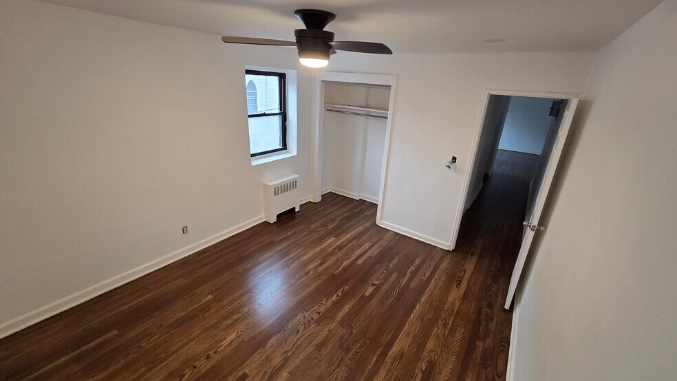 Bedroom - 165 Vroom St